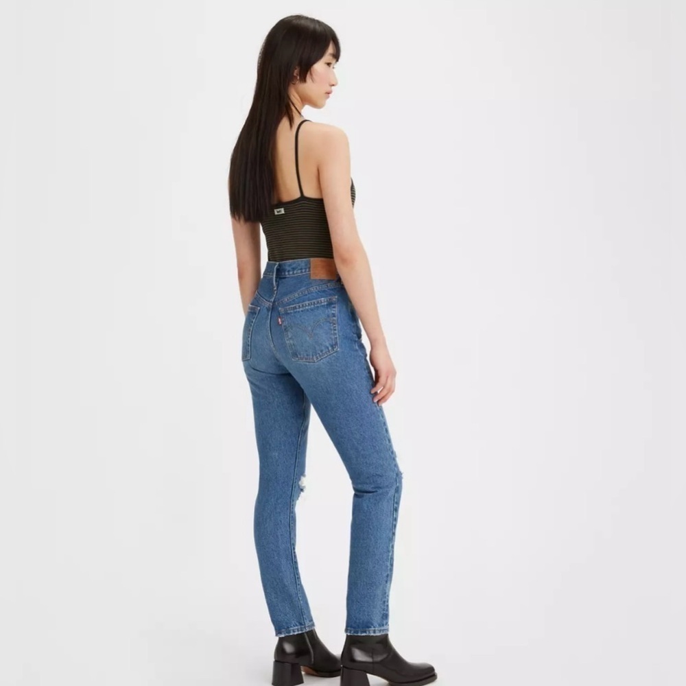 Levi’s 501 Button Fly Short Skinny Distressed Jeans Womens 28 X 28